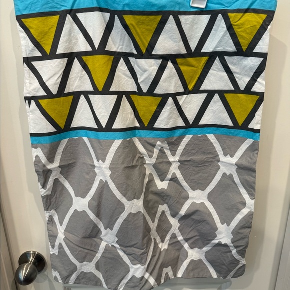 West Elm Duvet Cover and 3 Shams - Picture 8 of 13